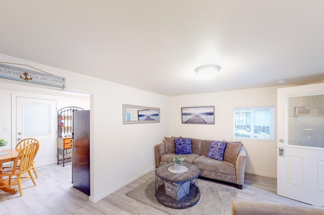 Dna Tiny Beach House Reedsport Exterior photo